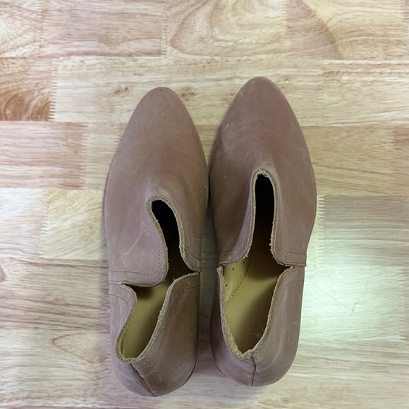 Nisolo Tan Leather Ankle Boots - Picture 10 of 10